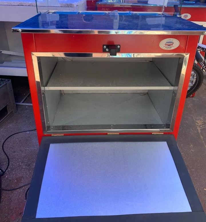 Refrigerated Pizza Prep Sauce Station